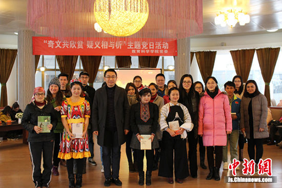 结对阅读活动 拍摄者 王洁