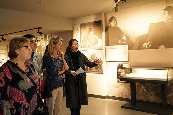 2018年3月15外教参观周恩来纪念馆 陈希越 (5).jpg 2018年3月15外教参观周恩来纪念馆 陈希越 (5).jpg