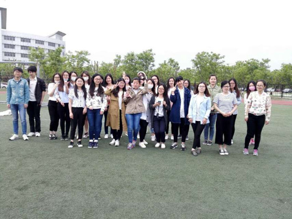 趣味运动会1.jpg 趣味运动会1.jpg