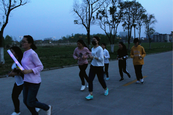 周临秋 (1)_meitu_2.jpg