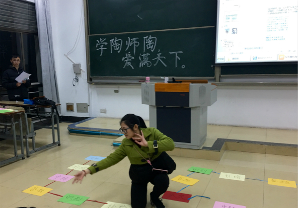 新疆舞展示 刘悦摄_meitu_2.jpg